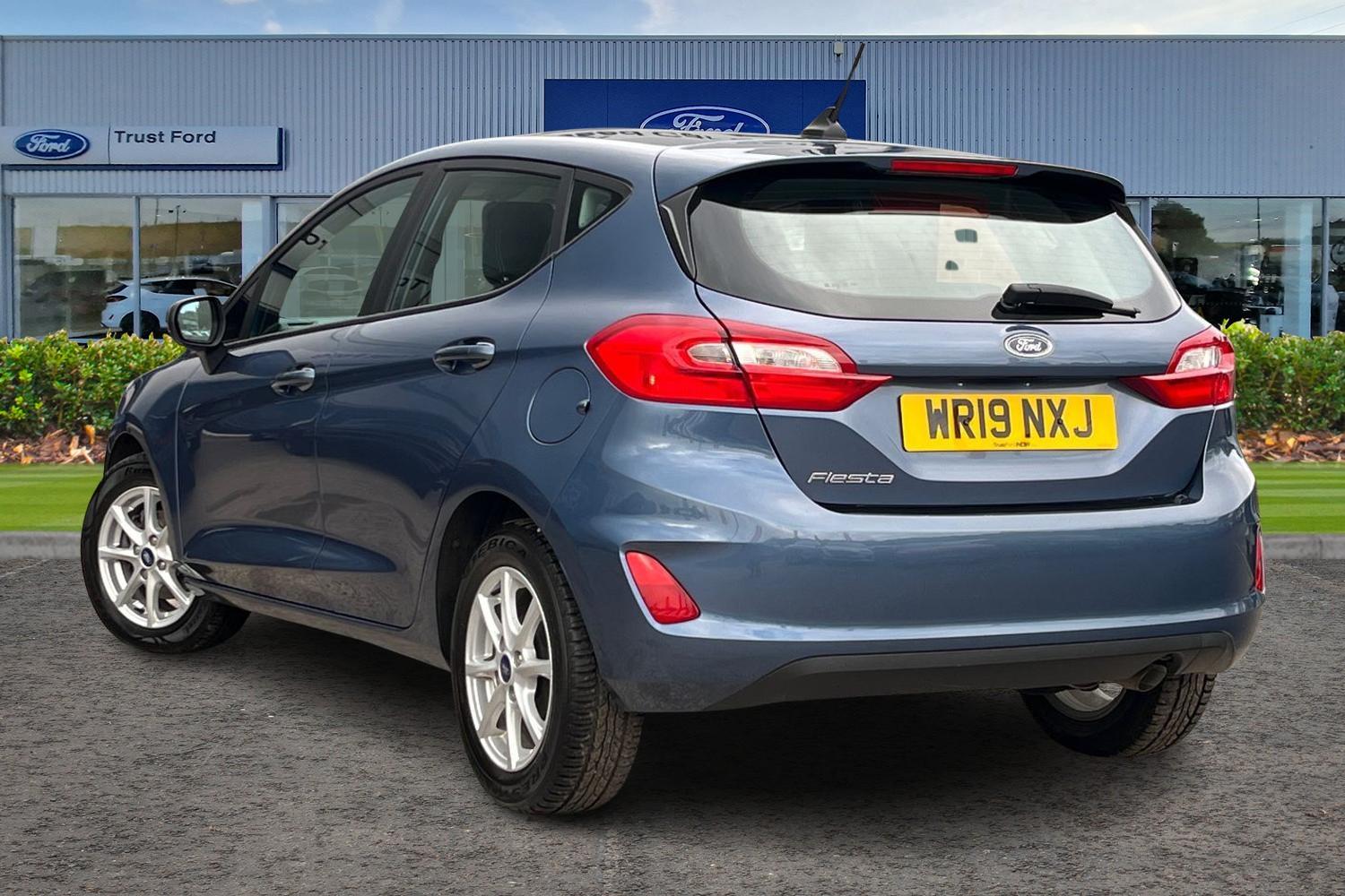 Ford FIESTA Photo 1