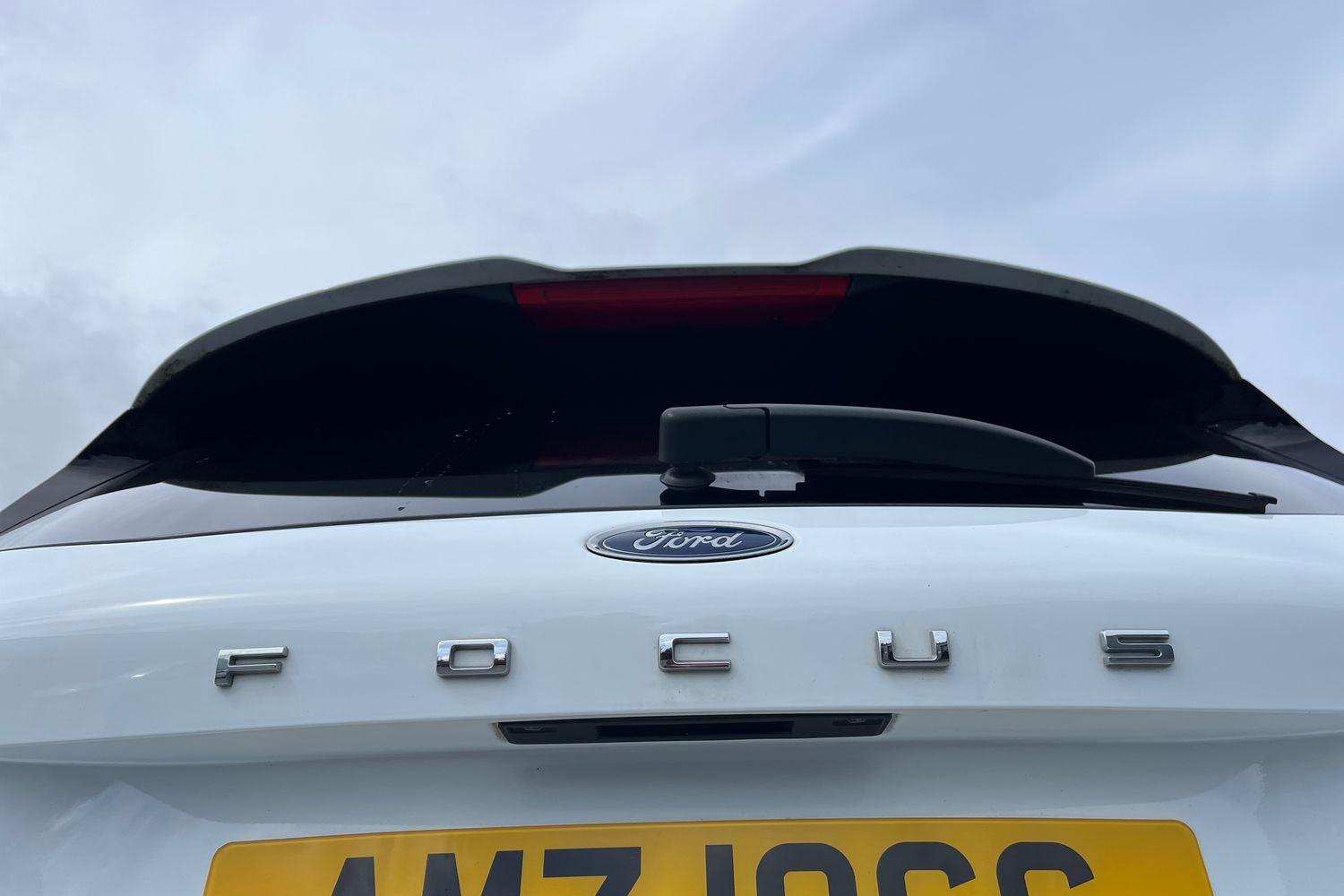 Ford FOCUS Photo 24
