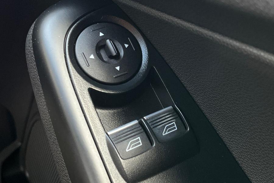 Ford FIESTA Photo autoimg-f7eb56257494bbd73035d3945c8402f25248b42c.jpg