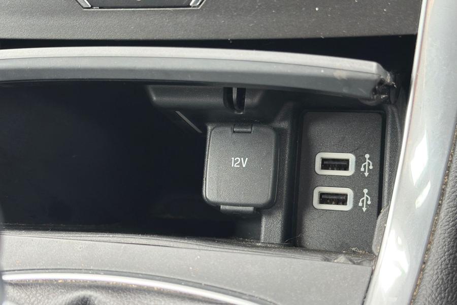 Ford GALAXY Photo autoimg-f7ed5fc5deb1679069bd076d9efd36ffc3c0ca7f.jpg
