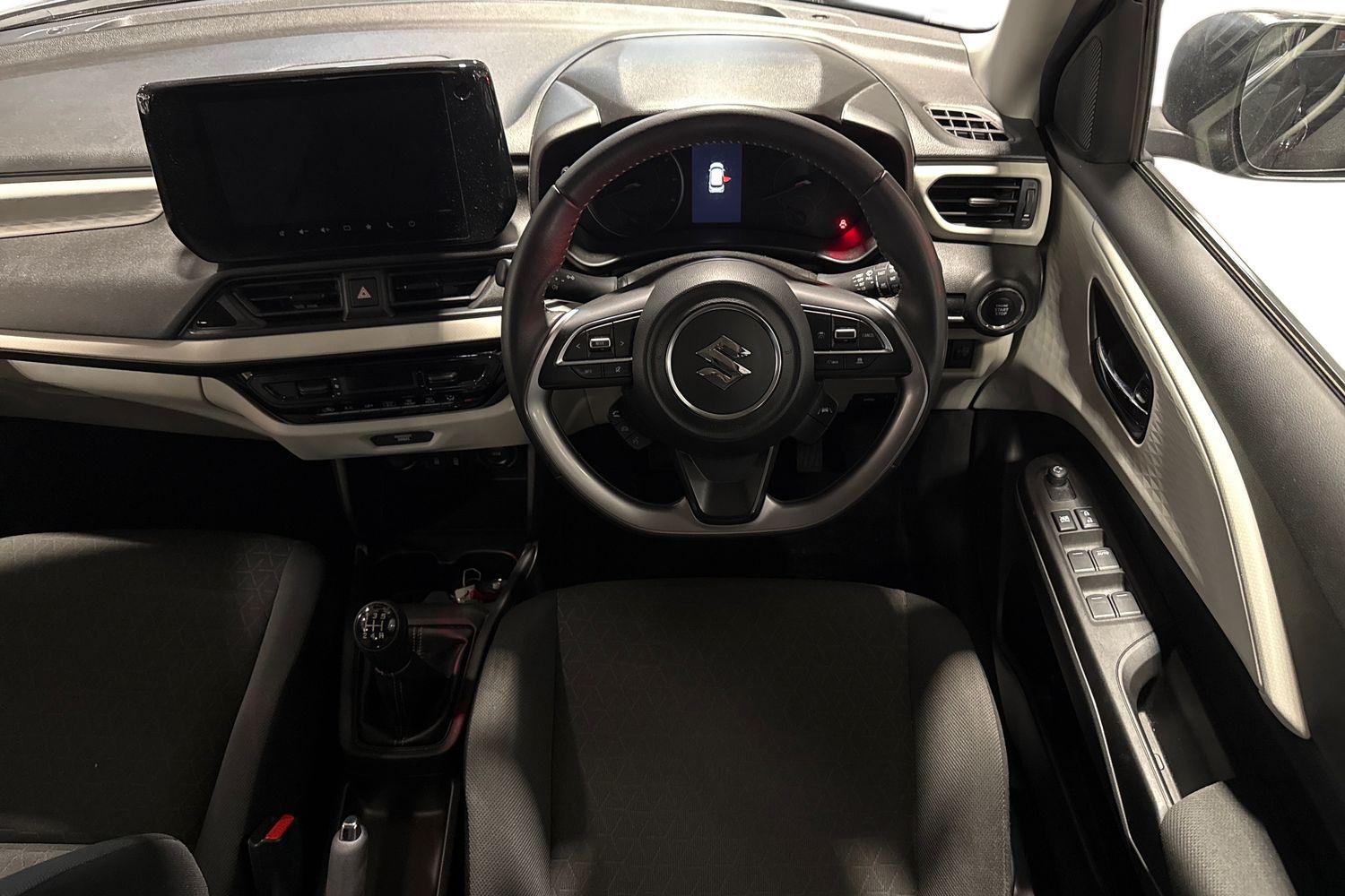 Suzuki SWIFT Photo 10