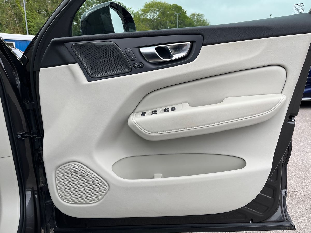 Volvo XC60 Photo 25