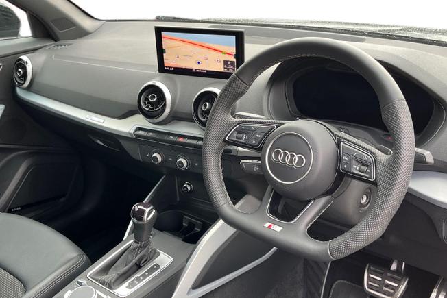 AUDI Q2 Photo 6