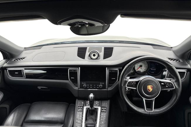 PORSCHE Macan Photo 10