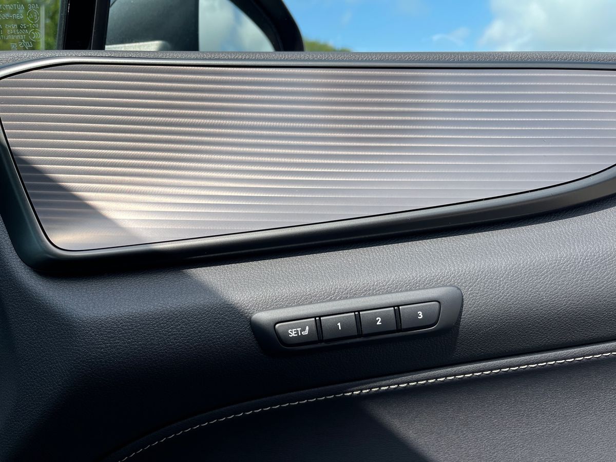 Lexus NX Photo 29
