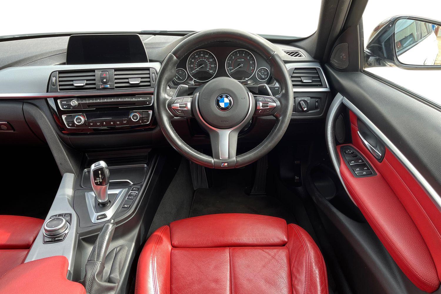 BMW 3 Series Photo 10