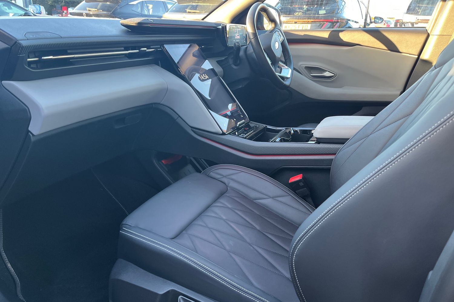 Ford Explorer Photo 17