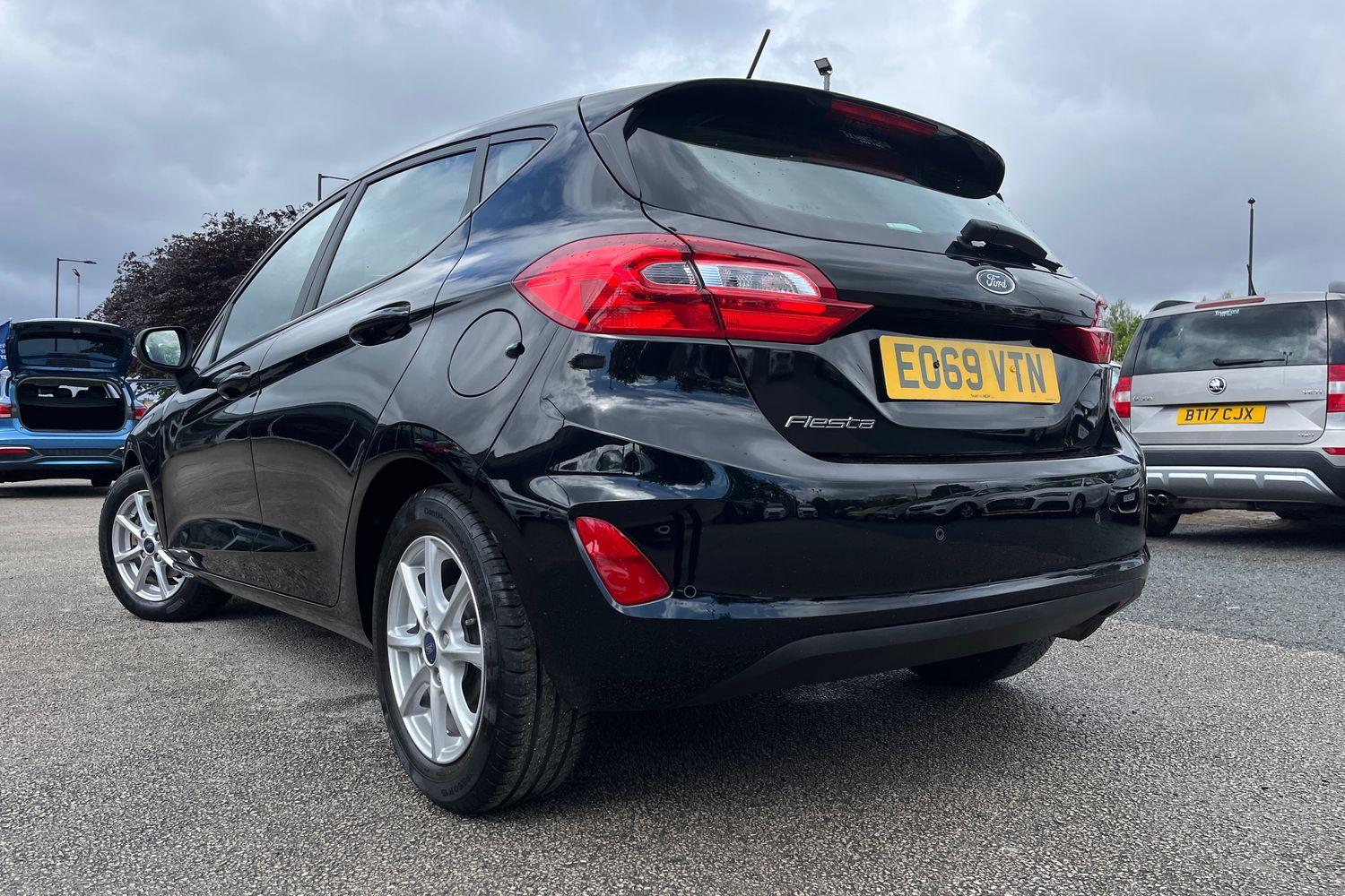 Ford FIESTA Photo 37