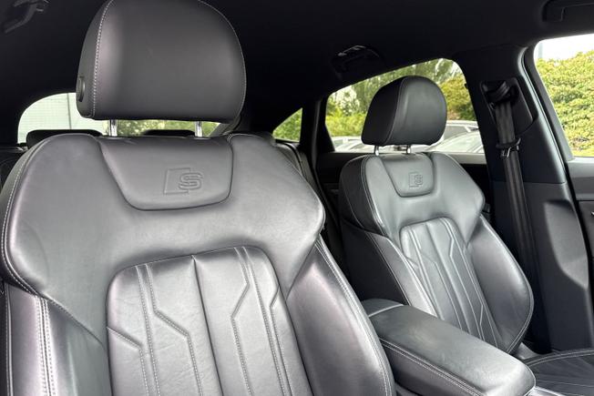 Audi e-tron Photo 34