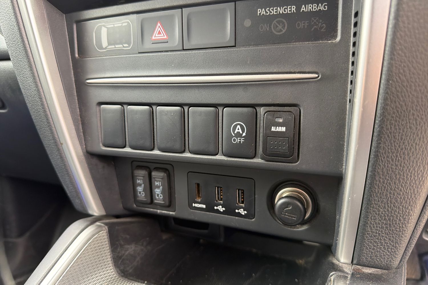 Mitsubishi L200 Photo 32