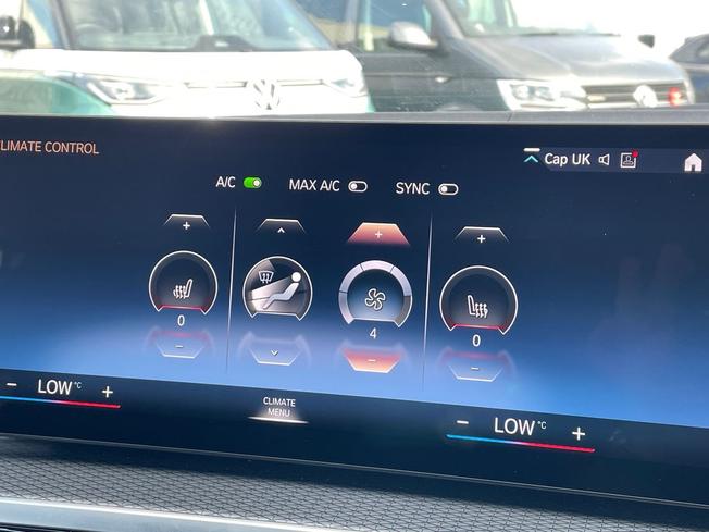 BMW I4 Photo 36