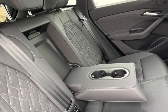 AUDI Q6 E-Tron Photo 22