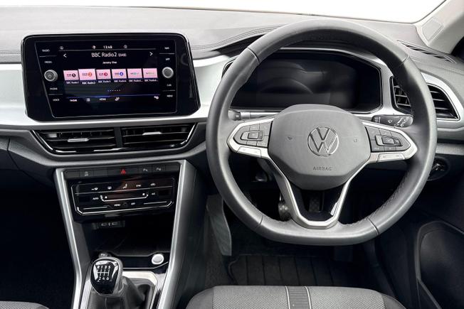 VOLKSWAGEN T-Roc Photo 11