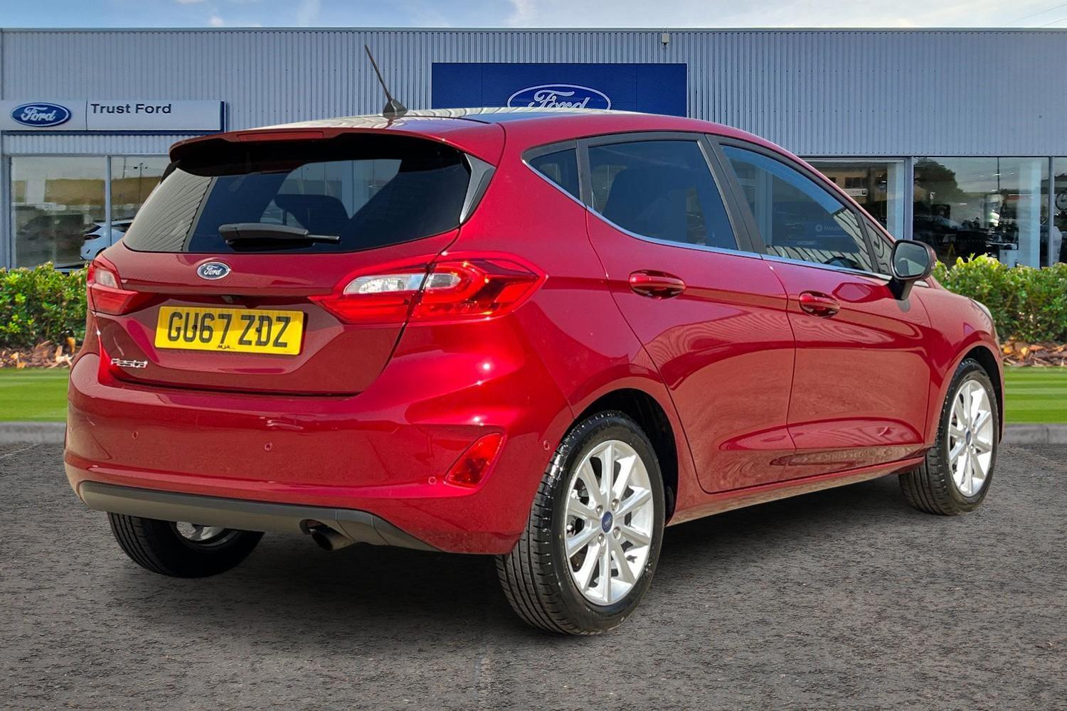 Ford Fiesta Photo 3