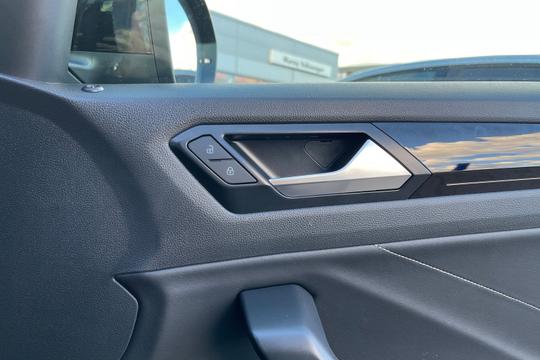 Volkswagen T-roc Photo autoimg-f81fc874f238b4dcc73cbb2bd6f7748c40909b9c.jpg