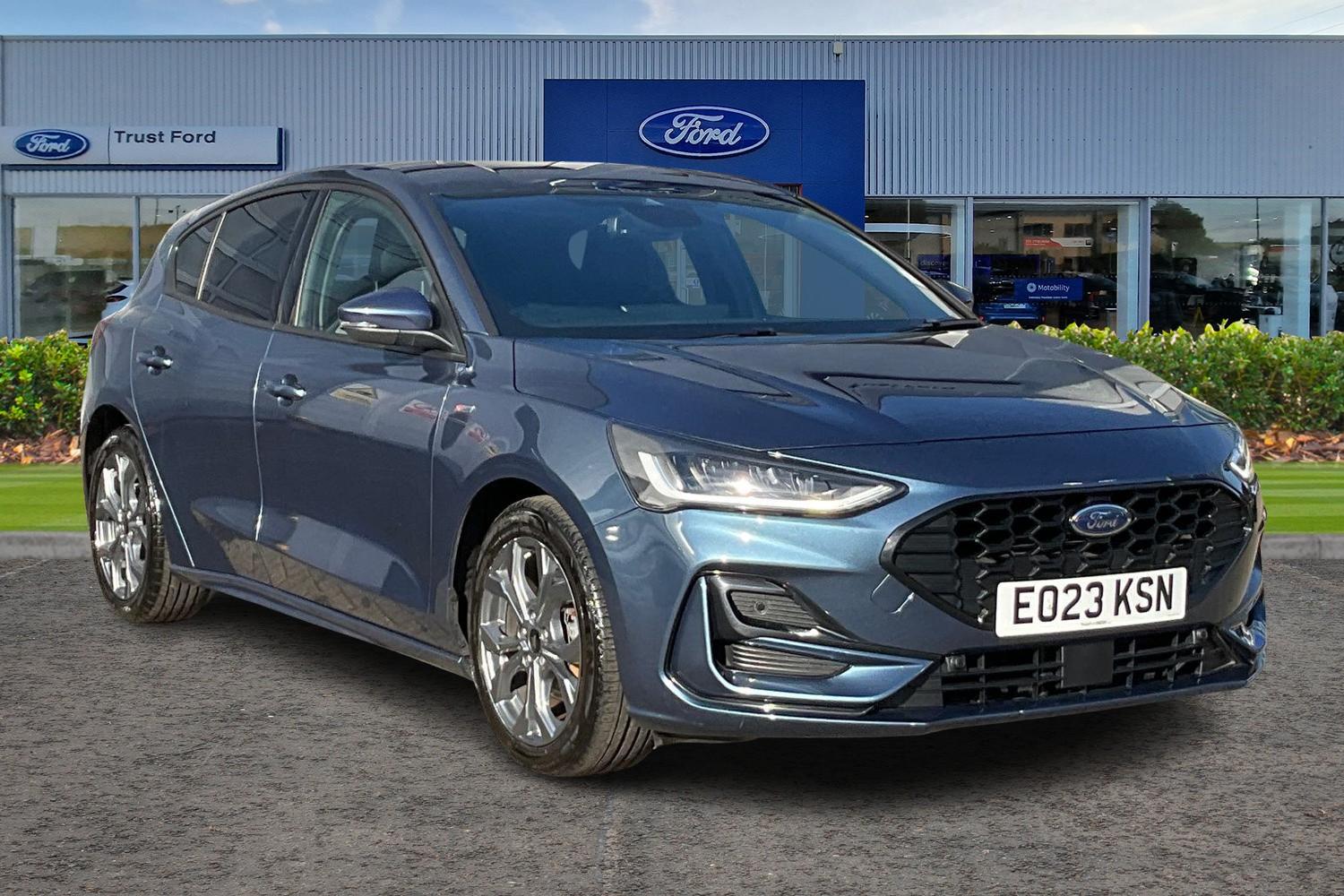 Ford Focus Photo 0