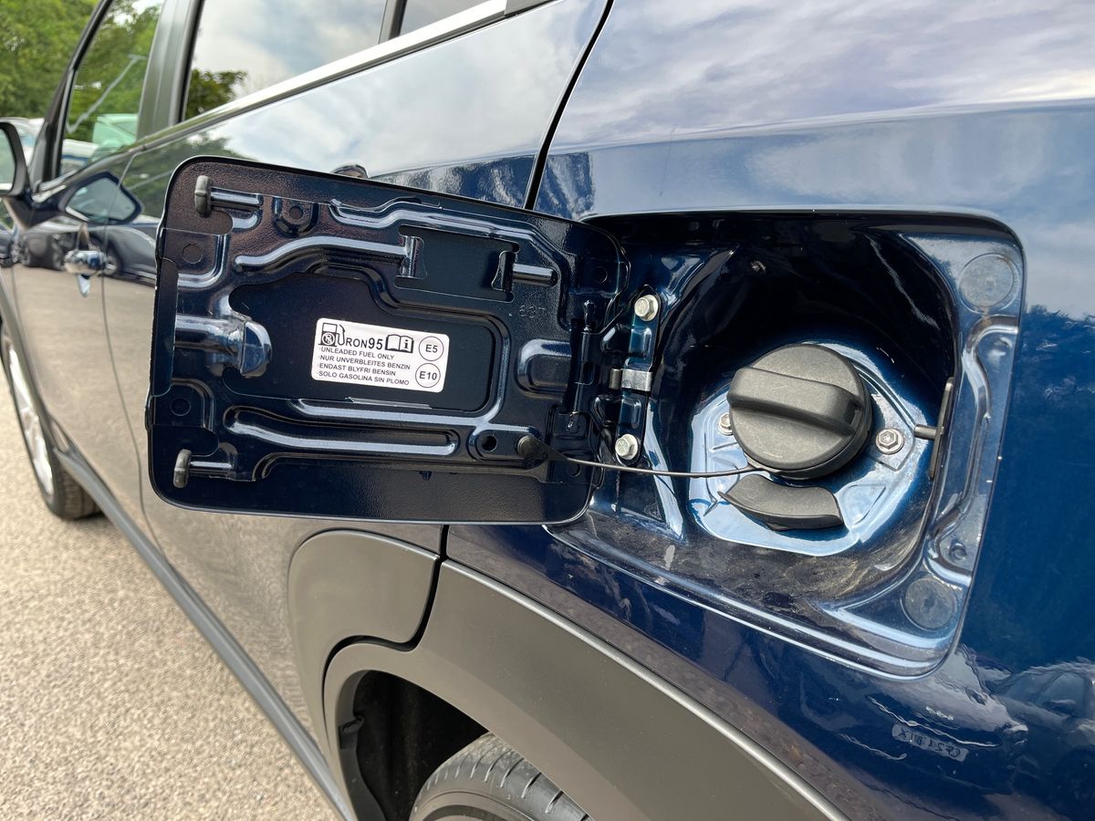 Suzuki S-Cross Photo 28