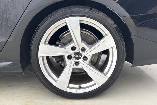 AUDI A4 Avant Photo 5
