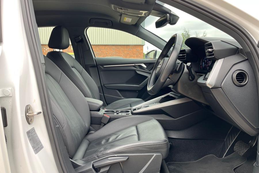 Audi A3 Photo autoimg-f8291f3e48ba6847a10fe623c04f96feeeeed17f.jpg