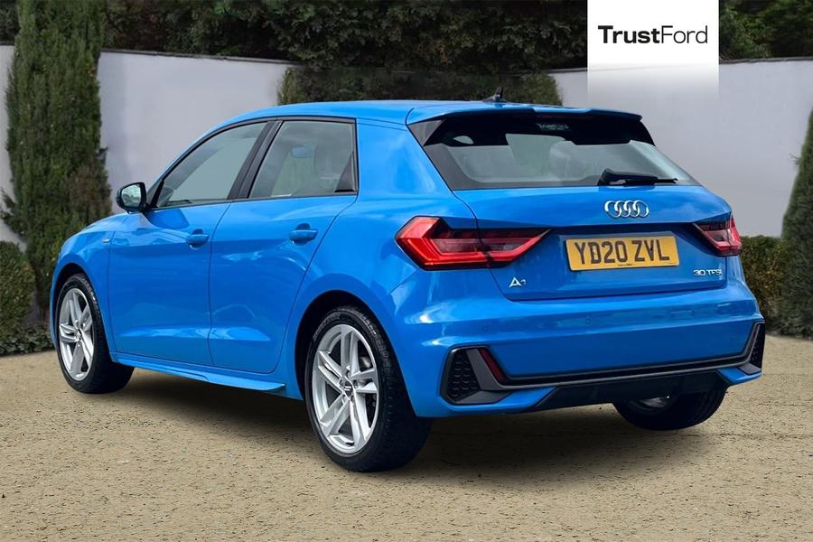 Audi A1 Photo autoimg-f82956eecc09d1286e758b2c1e04ccdc6cbce568.jpg