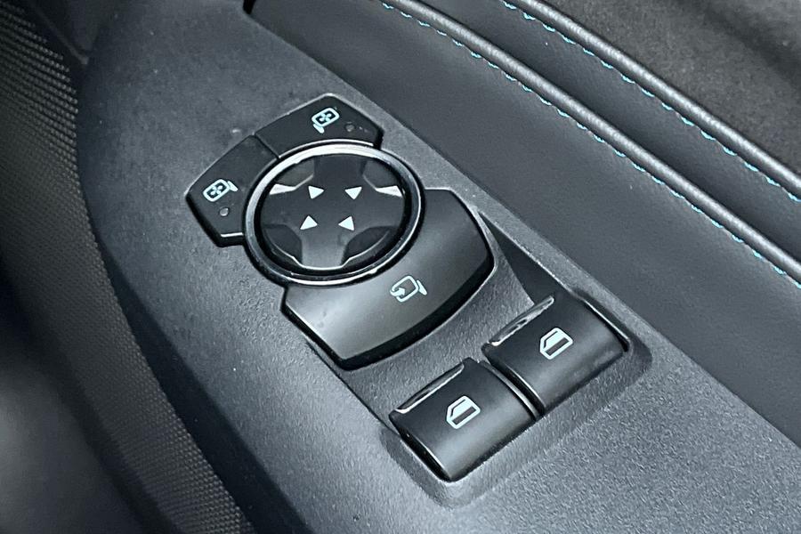 Ford Mustang Photo autoimg-f8299b866868cbf9c021b10fd136b503b0f56af6.jpg
