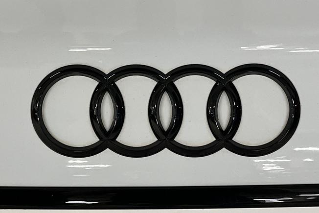 Audi A4 Photo 37