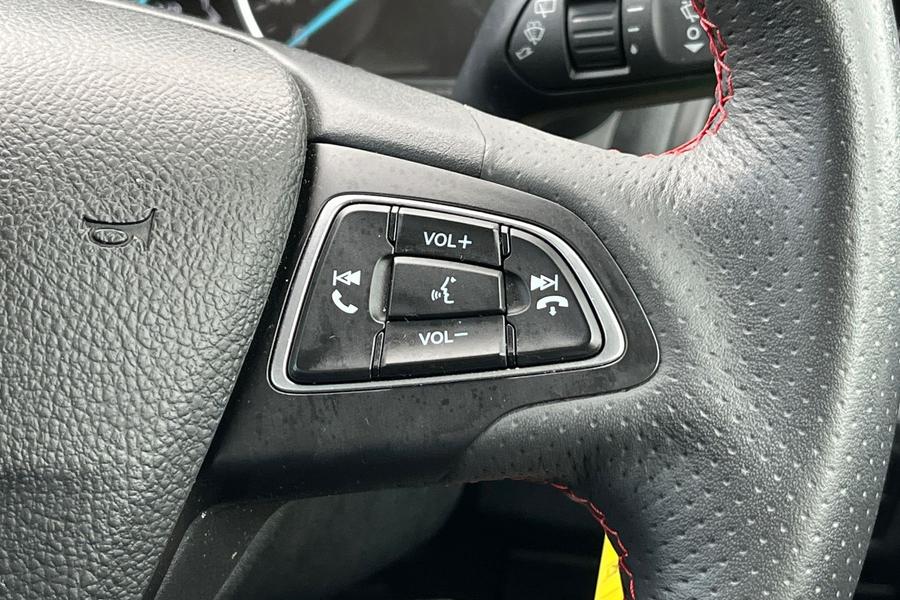Ford ECOSPORT Photo autoimg-f83b1a5fd5895891a87e27246c7c9cf4580c5a66.jpg