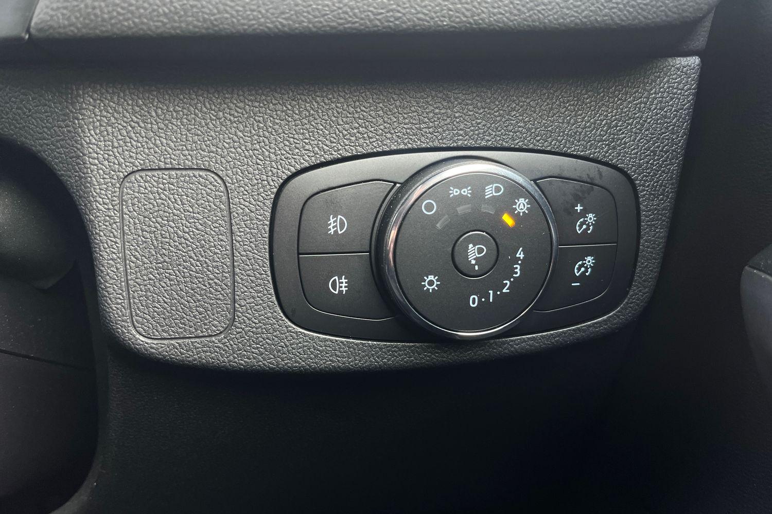 Ford FOCUS Photo 28