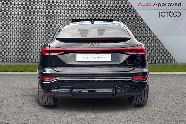 Audi Q6 e-tron Photo 7