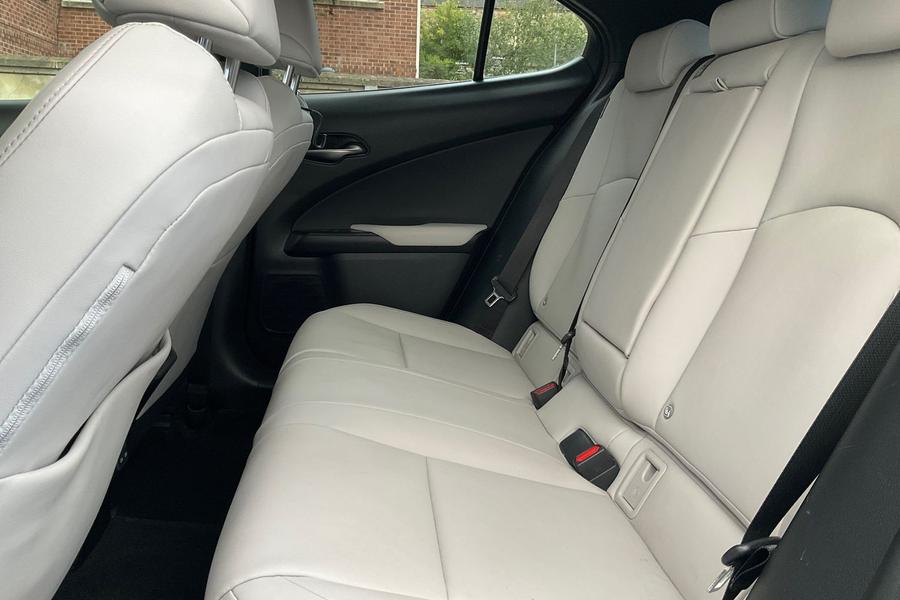 Lexus UX Photo autoimg-f8476b03c60b2a75aaff7c6d6dce5060b3fb789b.jpg