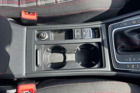 Volkswagen Golf GTI Performance Photo autoimg-f847ca1832bd1a7e3c530425e4c7cc2814c4e51e.jpg