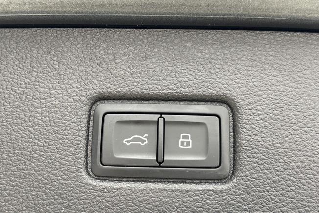 AUDI Q7 Photo 26