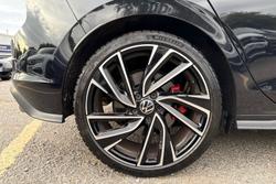 VOLKSWAGEN Golf Photo 5