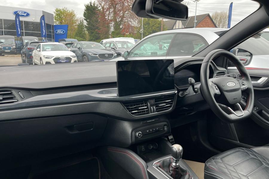 Ford FOCUS Photo autoimg-f84c0e5b08a922f0ce7c7ddd90d0ecebe38e130c.jpg