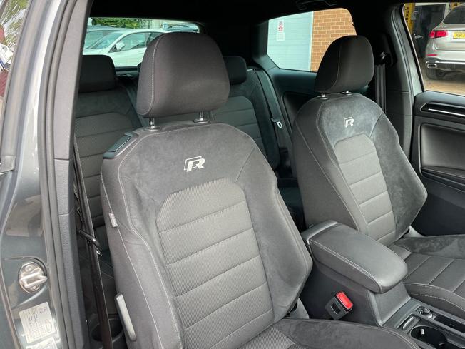 VOLKSWAGEN Golf Photo 28
