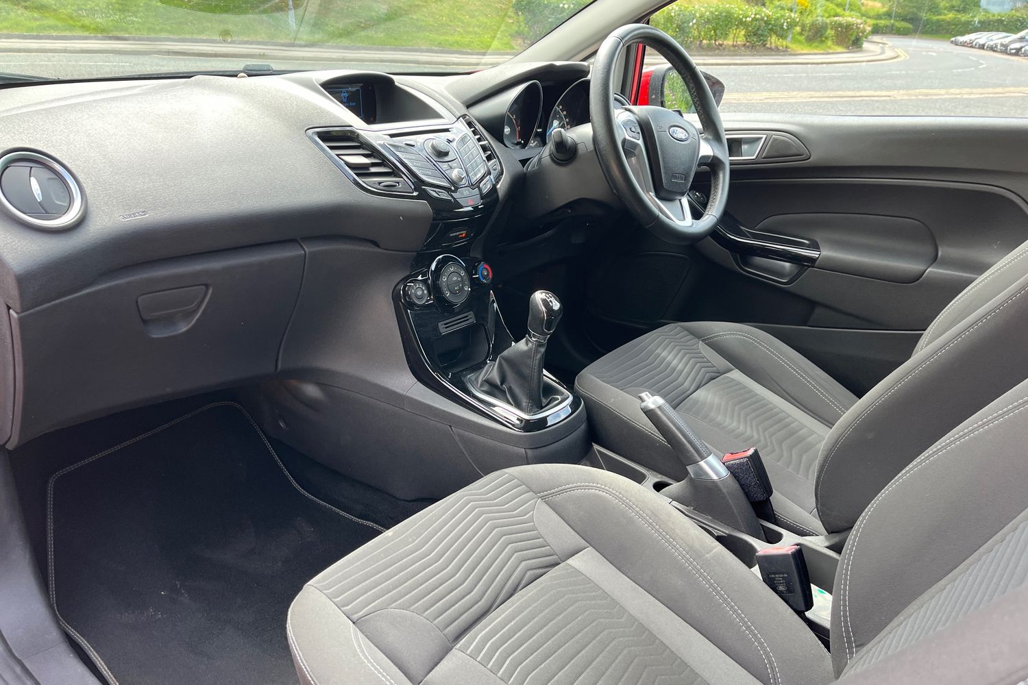 Ford FIESTA Photo 17