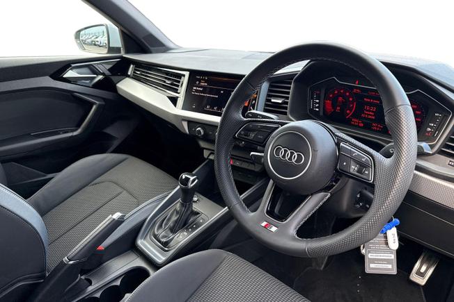 AUDI A1 Photo 6