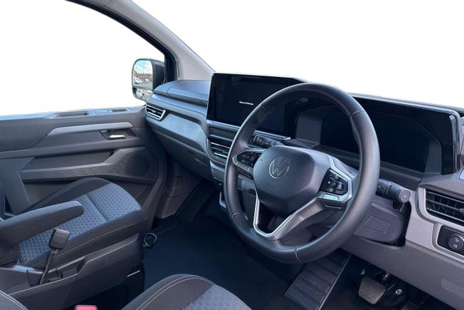 VOLKSWAGEN Transporter Shuttle Photo 6