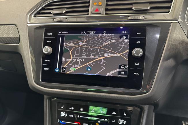 VOLKSWAGEN Tiguan Photo 14