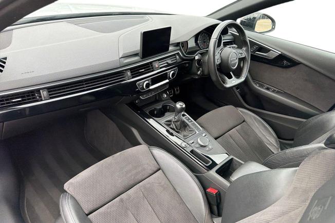AUDI A4 Avant Photo 2