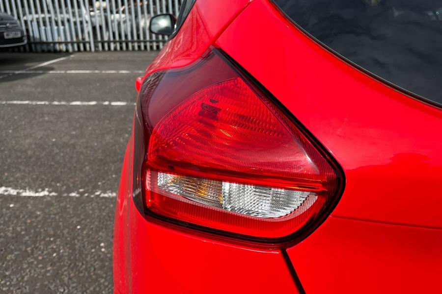 Ford FOCUS Photo autoimg-f85d50ae999094727c20c530d03c6b2b9fe40080.jpg
