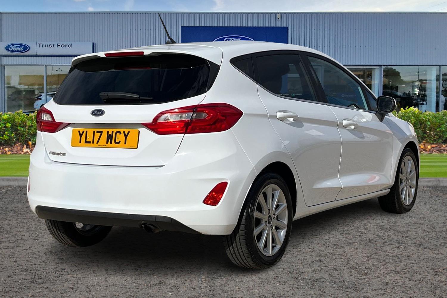 Ford Fiesta Photo 3