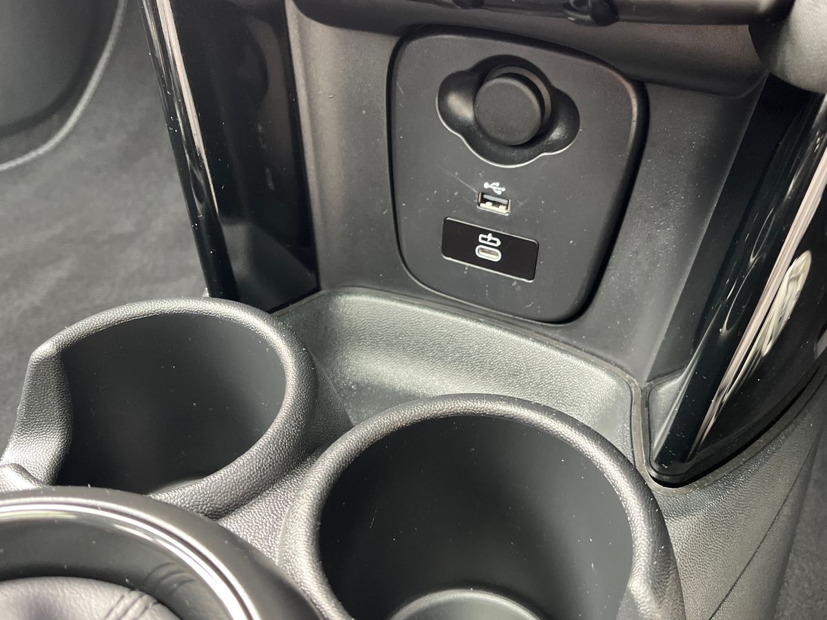 MINI Hatch Photo 38