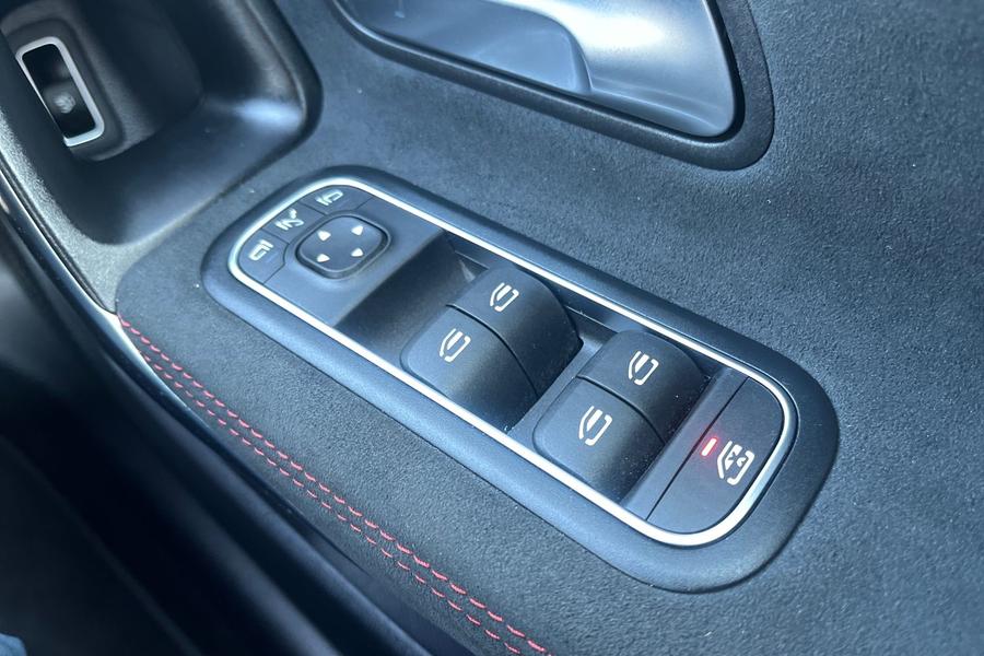 Mercedes-Benz CLA Photo autoimg-f86b302ff5637adf6303c96a0cd7e3d5171d37f0.jpg