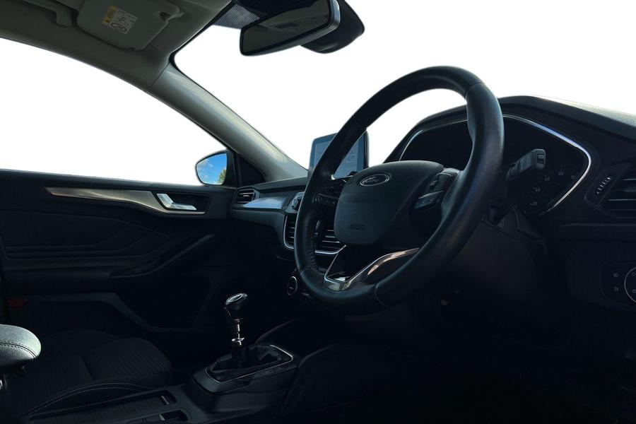 Ford FOCUS Photo autoimg-f86dece81bb8a3afe86fa5480a40b2bd9985ee7b.jpg