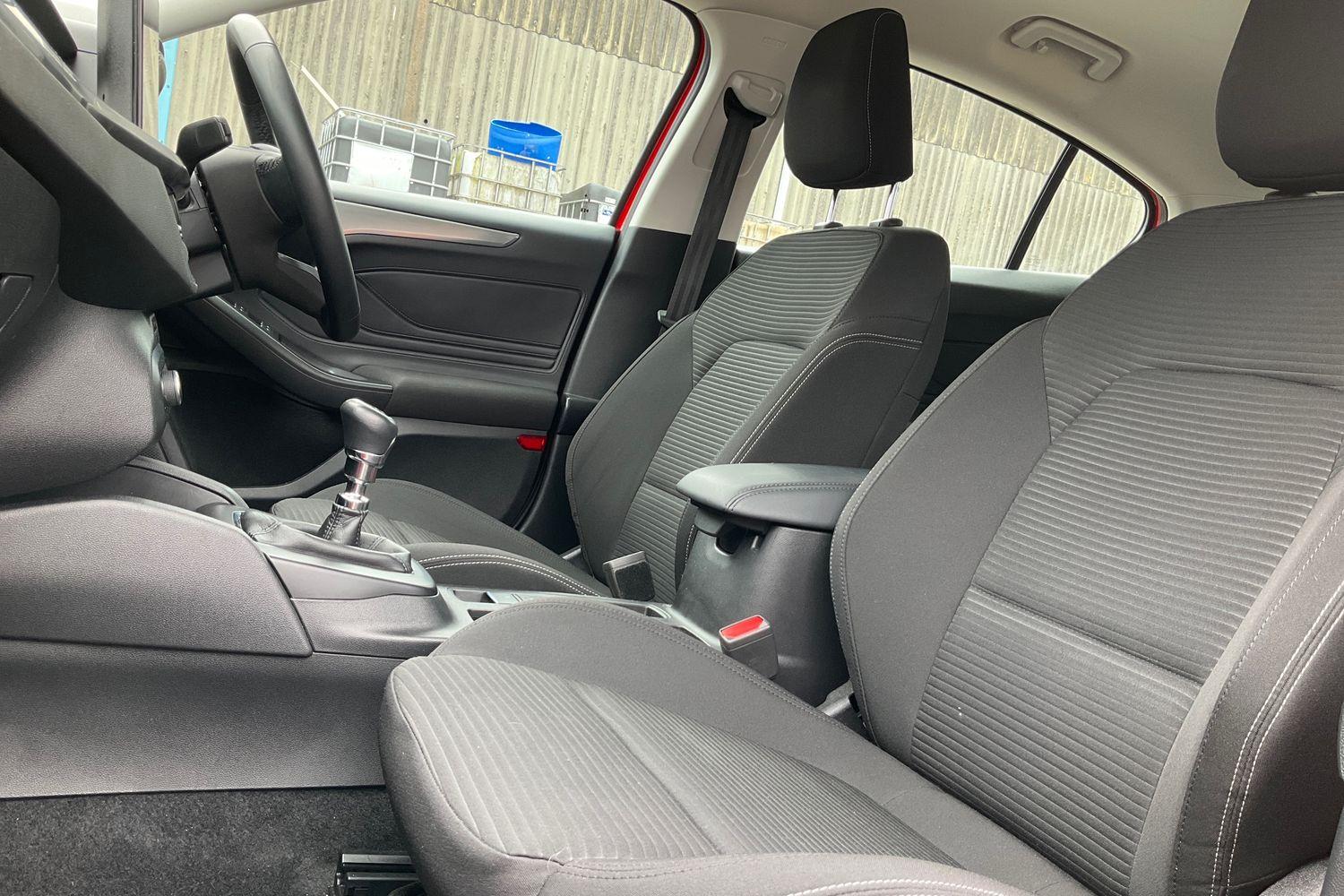 Ford Focus Photo 18