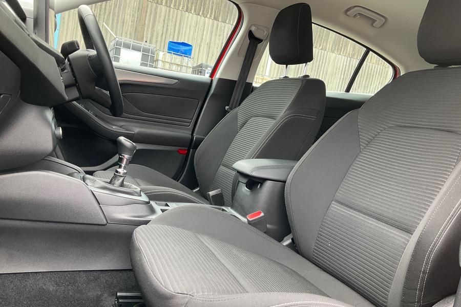 Ford Focus Photo autoimg-f86fef125837798a317629d8969e0b606e824e7b.jpg