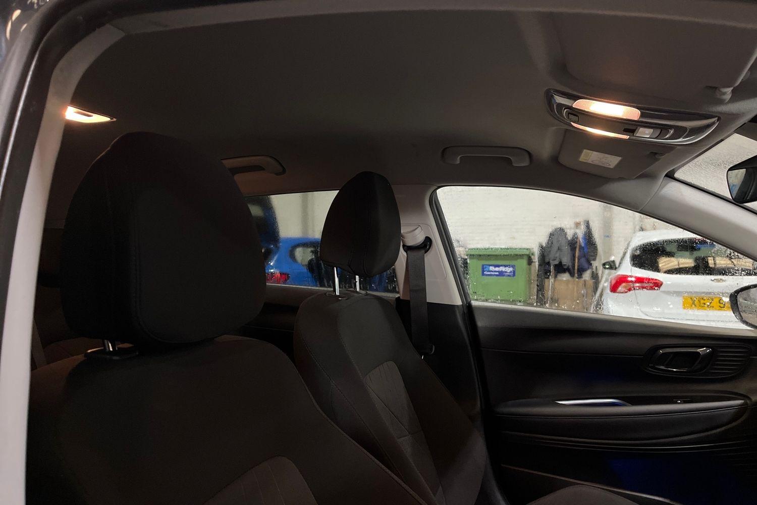Hyundai BAYON Photo 16
