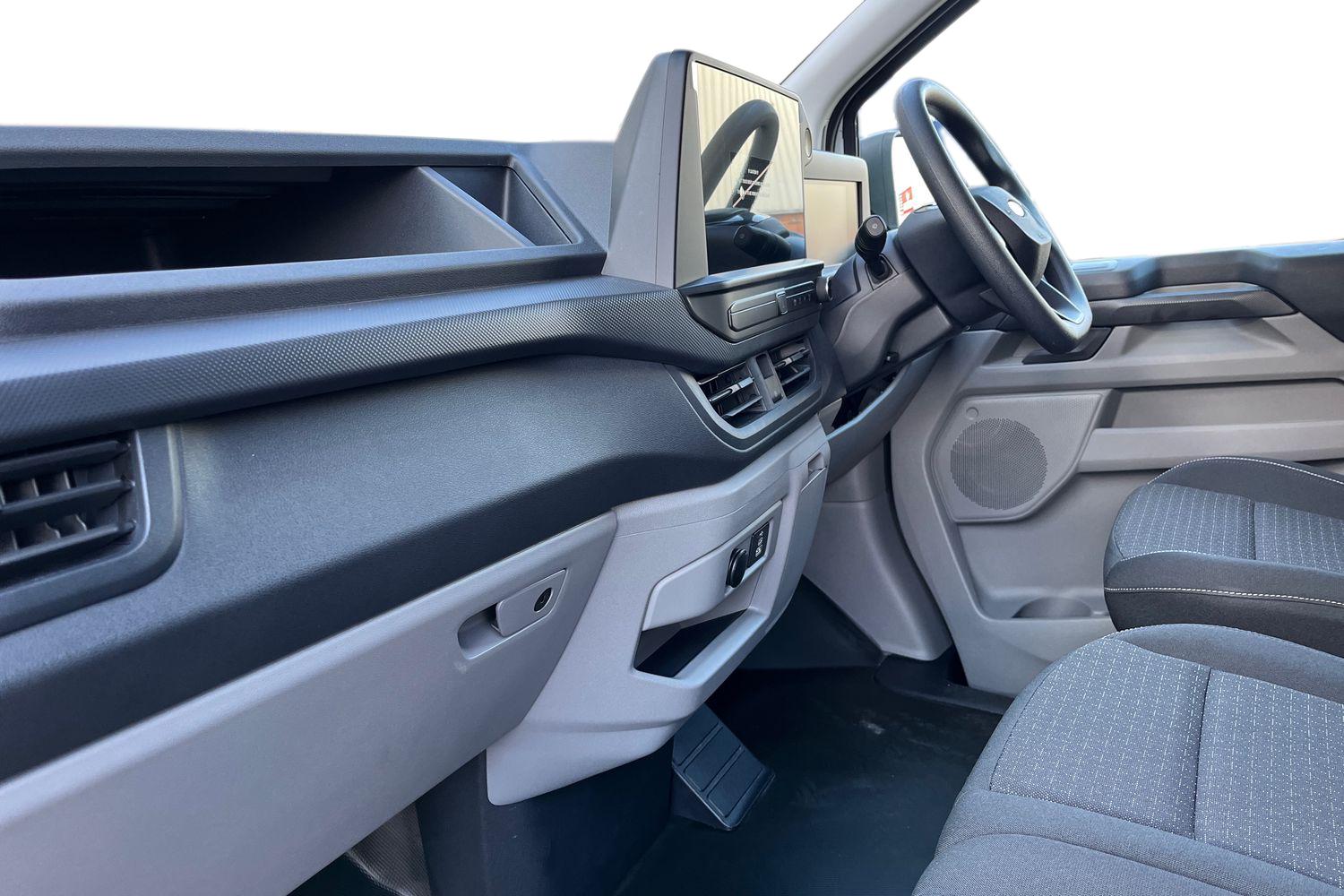 Ford E-TRANSIT CUSTOM Photo 2