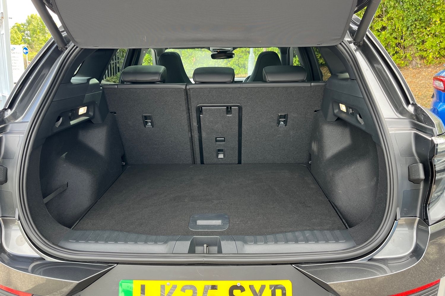 Ford Explorer Photo 20
